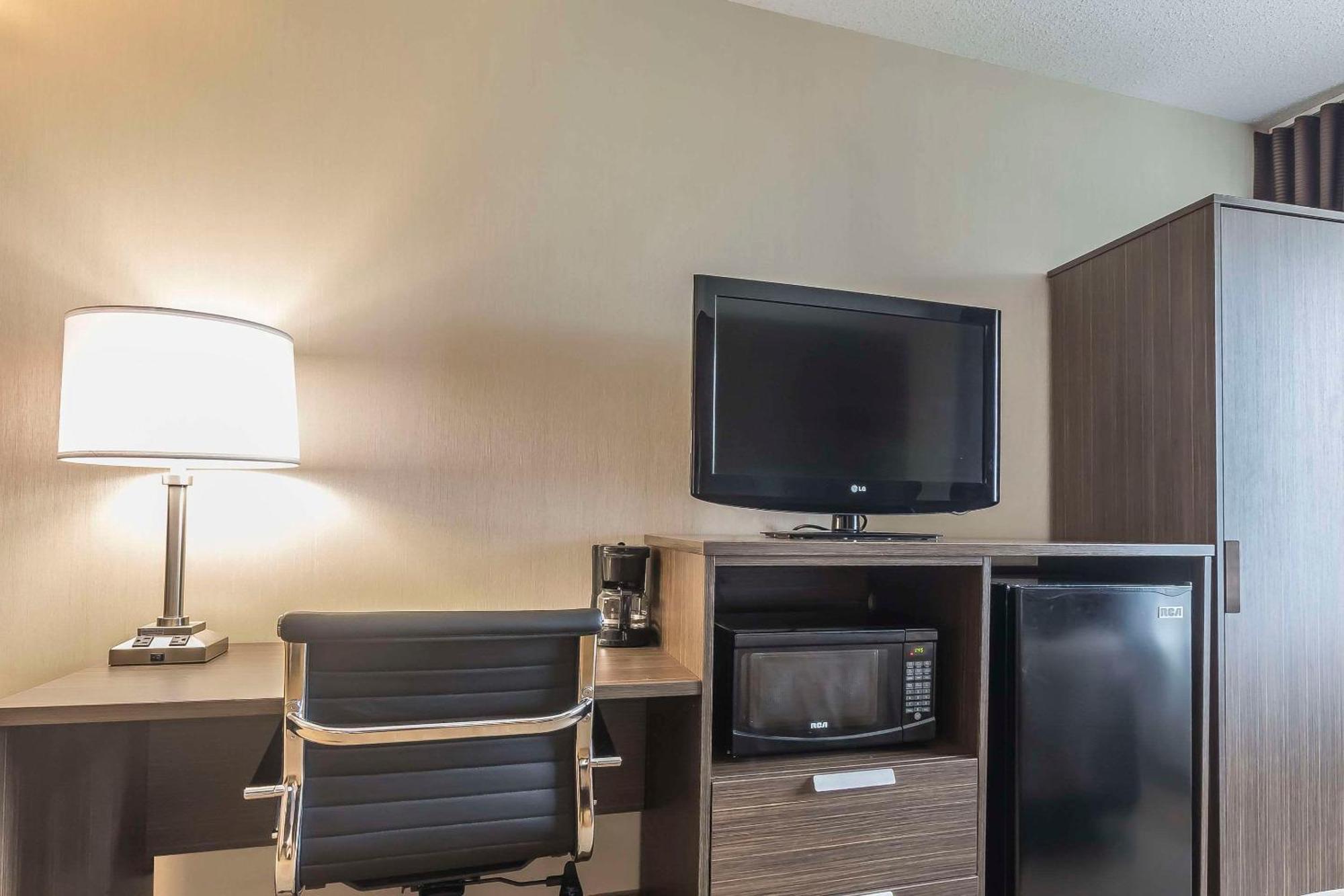 Comfort Inn Lévis Екстериор снимка