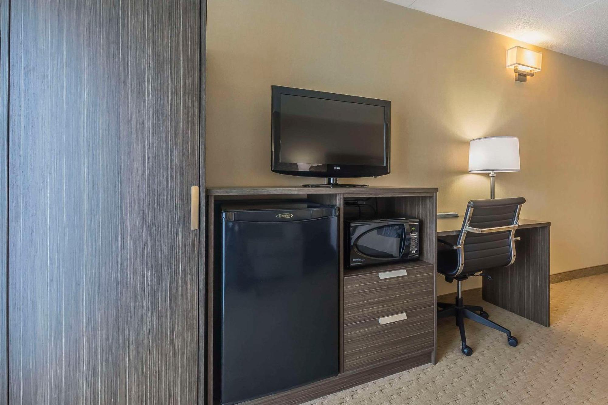 Comfort Inn Lévis Екстериор снимка